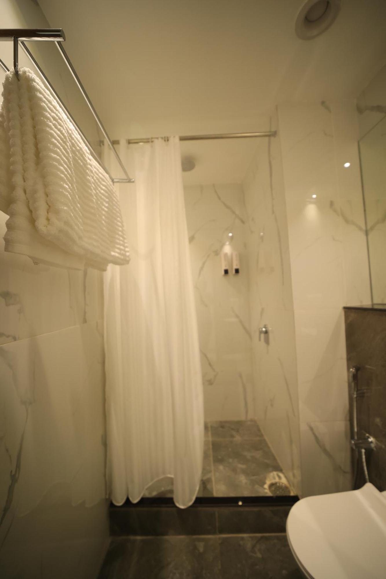 Hotel Marigold Bhubaneswar Room photo